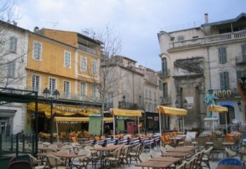 place-du-forum-e1405787524380